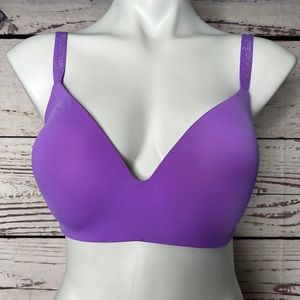 Victoria Secret lightly lined t shirt bra